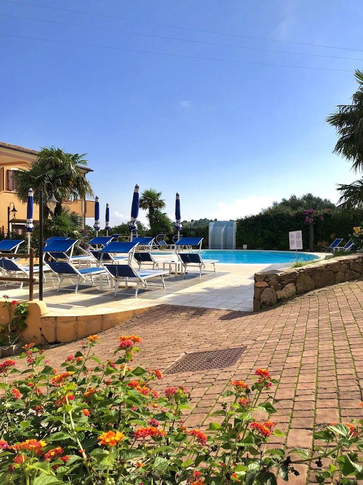 Residence Corte Dei Venti Budoni Exterior foto