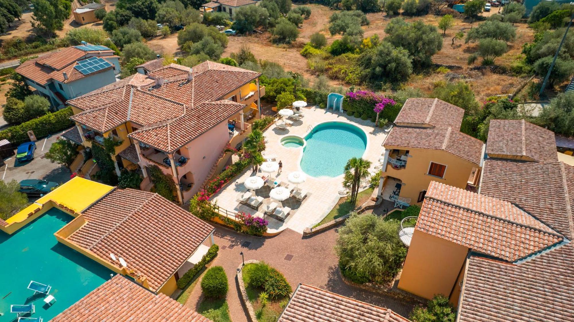 Residence Corte Dei Venti Budoni Exterior foto