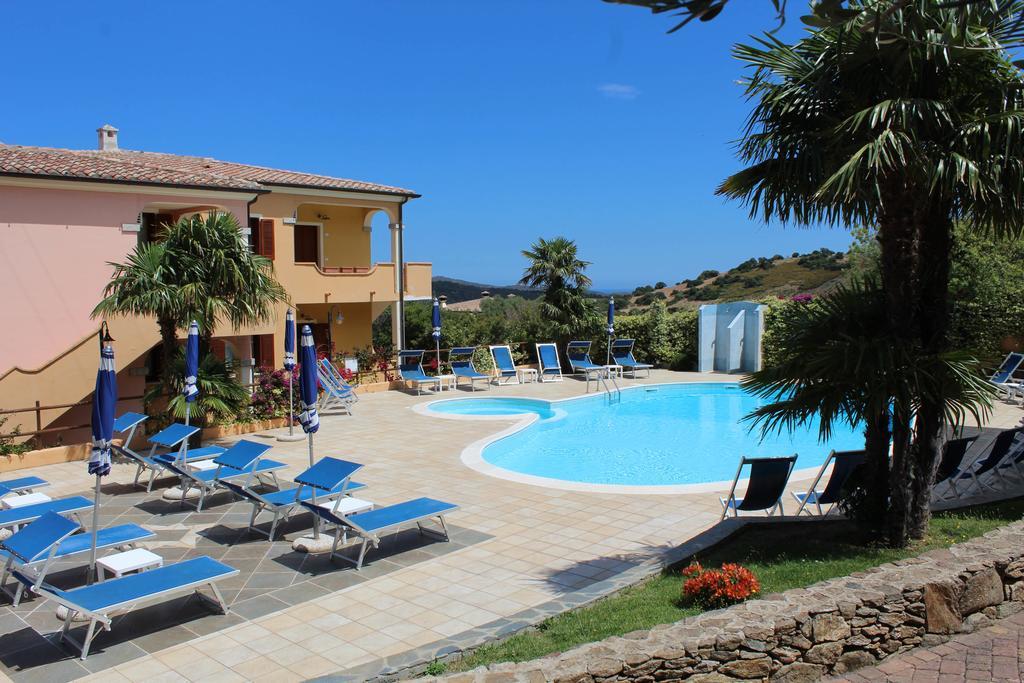 Residence Corte Dei Venti Budoni Exterior foto