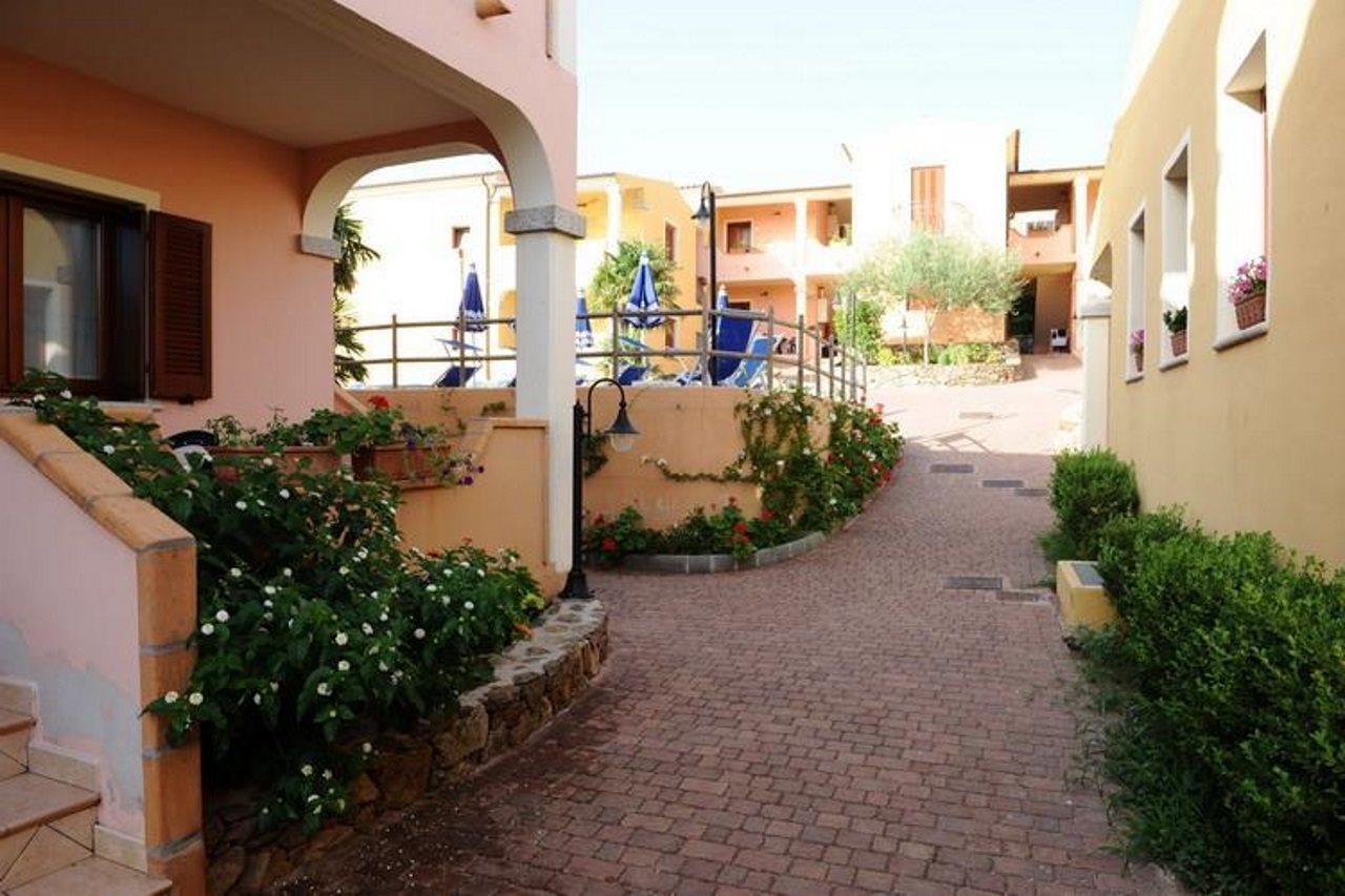 Residence Corte Dei Venti Budoni Exterior foto